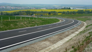 Ze Stříbra k dálnici D5 vede nový úsek silnice