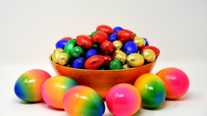 Zloděj je nejspíš milovníkem čokolády, ukradl jí spousty