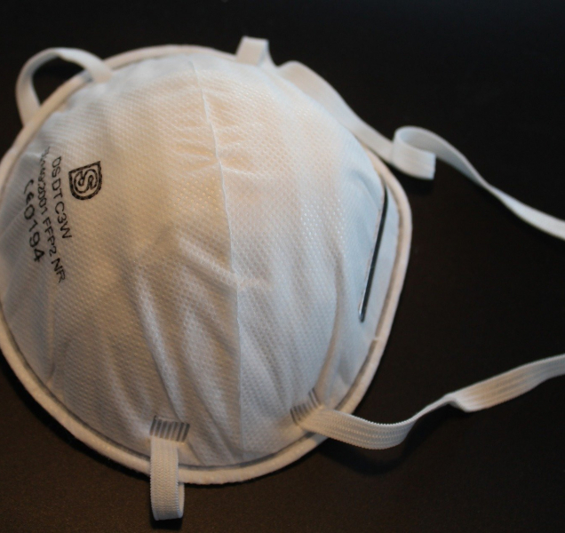 Nové opatření: zákaz vnitřních akcí nad 10 lidí