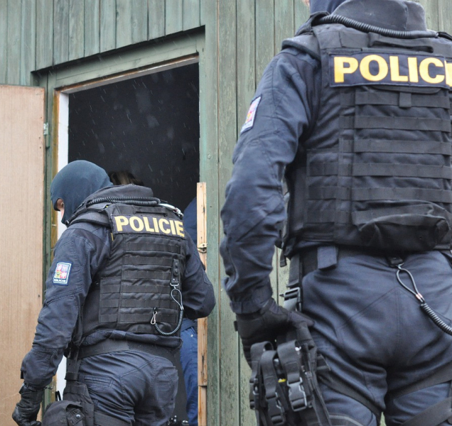 Čeští policisté pomáhají v boji proti nelegální migraci