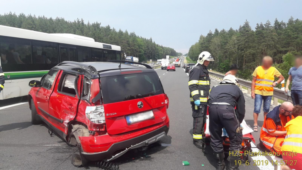 U Sulkova se srazilo auto s náklaďákem