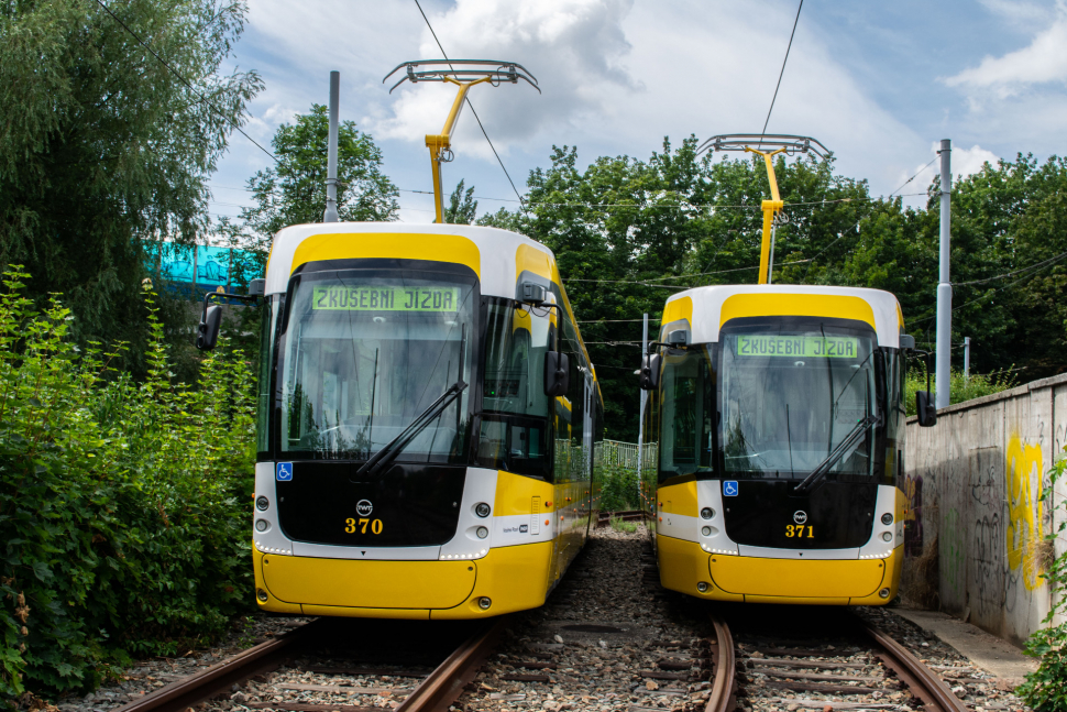 Tramvaje nové generace přijíždí do Plzně, jsou tišší